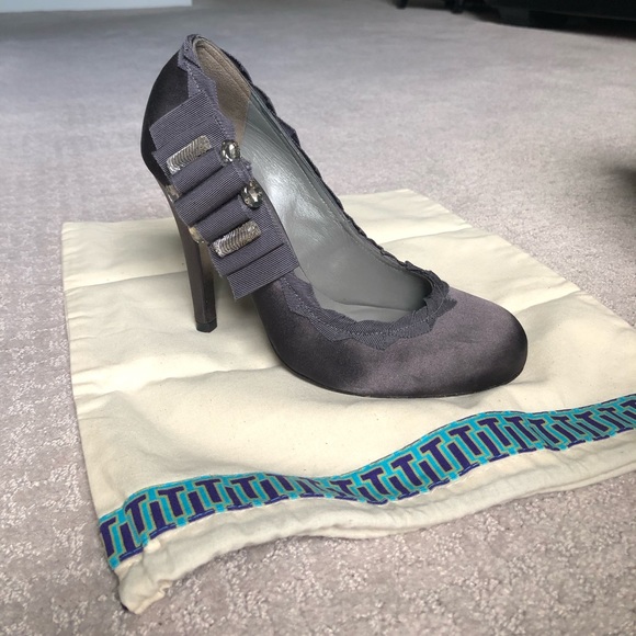 Tory Burch Shoes - Tory Burch lavender satin pumps